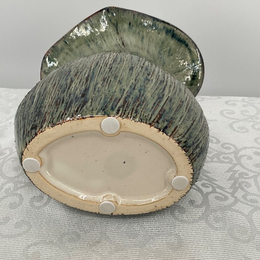 Handcrafted Ceramic Vase With Unique Ruffled Edge - Picture 8 of 8